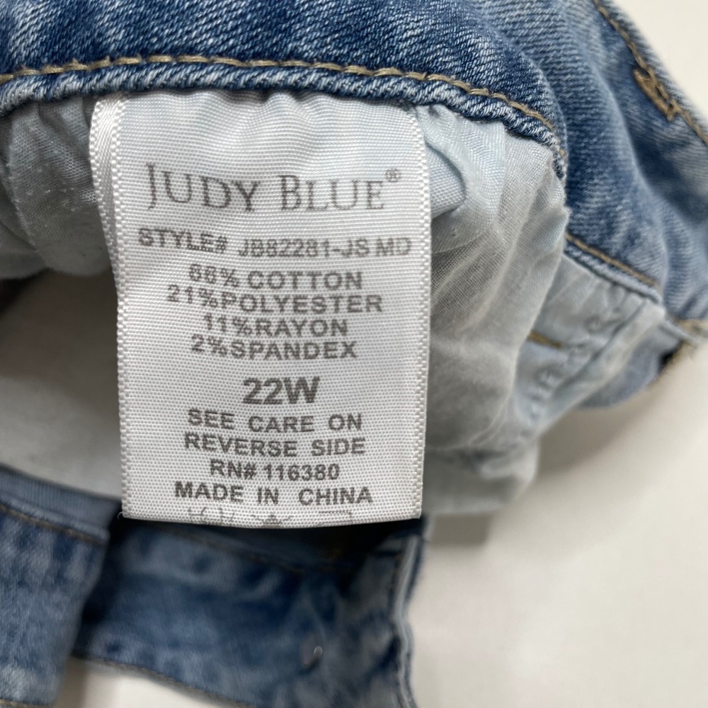 Judy Blue Distressed Boyfriend Fit Jean Light Wash Plus Size 22W Cowgirl Concert - Picture 7 of 11